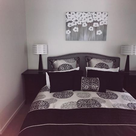 Modern Self Contained Apartment In Riverhead エクステリア 写真