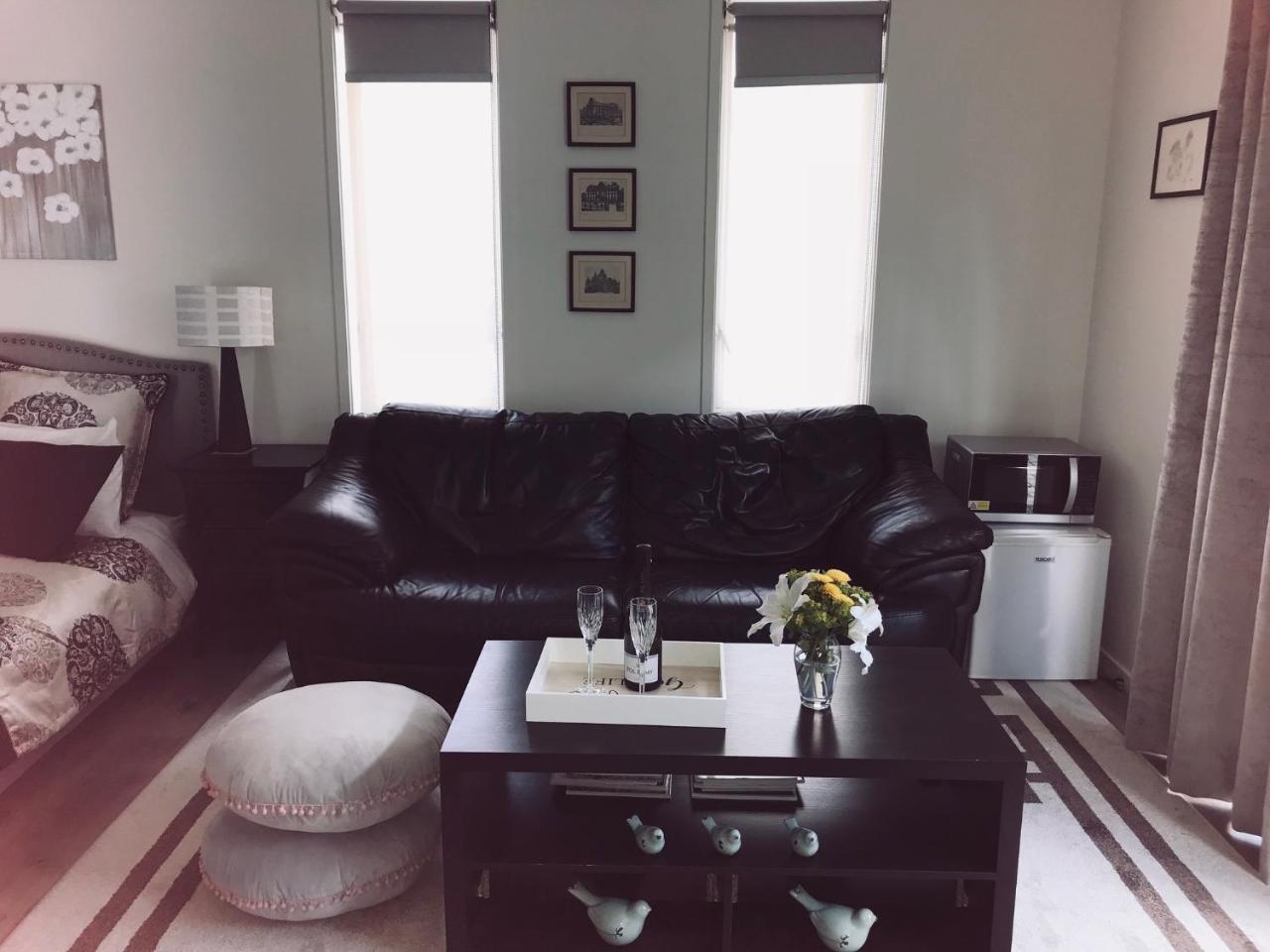 Modern Self Contained Apartment In Riverhead エクステリア 写真